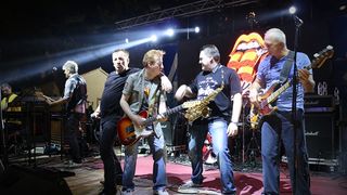 Dan Općine Vir proslavljen uz spektakularni koncert Prljavog Kazališta i vatromet Dan Općine Vir proslavljen uz spektakularni koncert Prljavog Kazališta i vatromet