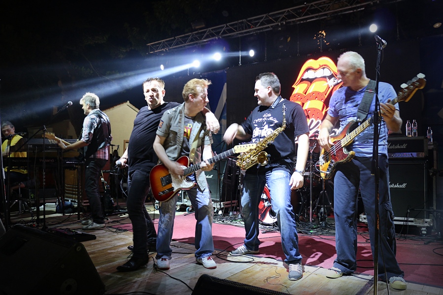 Dan Općine Vir proslavljen uz spektakularni koncert Prljavog Kazališta i vatromet Dan Općine Vir proslavljen uz spektakularni koncert Prljavog Kazališta i vatromet