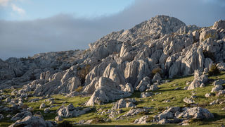 Velebitska katedrala – Tulove grede. Foto: Vinko Pešić Velebitska katedrala – Tulove grede. Foto: Vinko Pešić