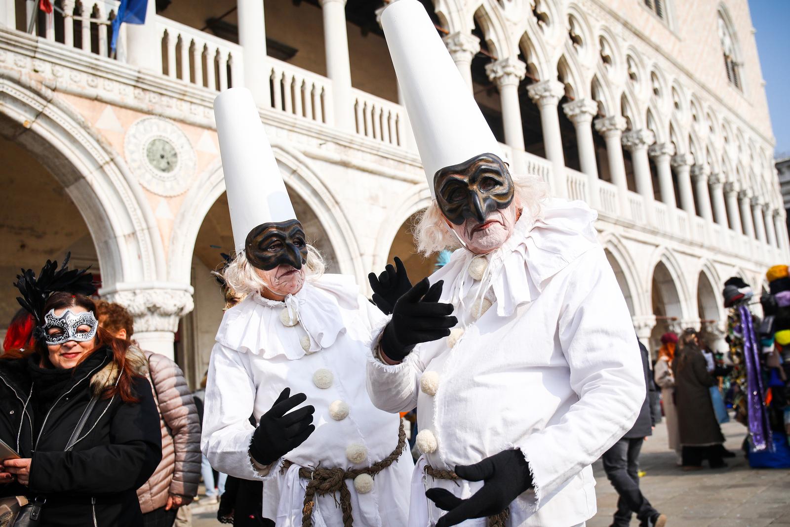 Venecijanski karneval ove godine je posvećen velikom ljubavniku Giacomu Casanovi Venecijanski karneval ove godine je posvećen velikom ljubavniku Giacomu Casanovi