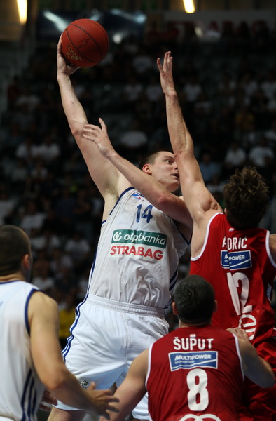 Zagreb, 180513.
Dvorana Kresimira Cosica. Kosarkaska utakmica polufinala doigravanja za prvaka Hrvatske (1 utakmica) izmedju KK Zadar i KK Cedevita.
Na fotografiji: igrac Zadra Franko Kastropil.
Foto: Jure Miskovic / CROPIX Zagreb, 180513.
Dvorana Kresimira Cosica. Kosarkaska utakmica polufinala doigravanja za prvaka Hrvatske (1 utakmica) izmedju KK Zadar i KK Cedevita.
Na fotografiji: igrac Zadra Franko Kastropil.
Foto: Jure Miskovic / CROPIX