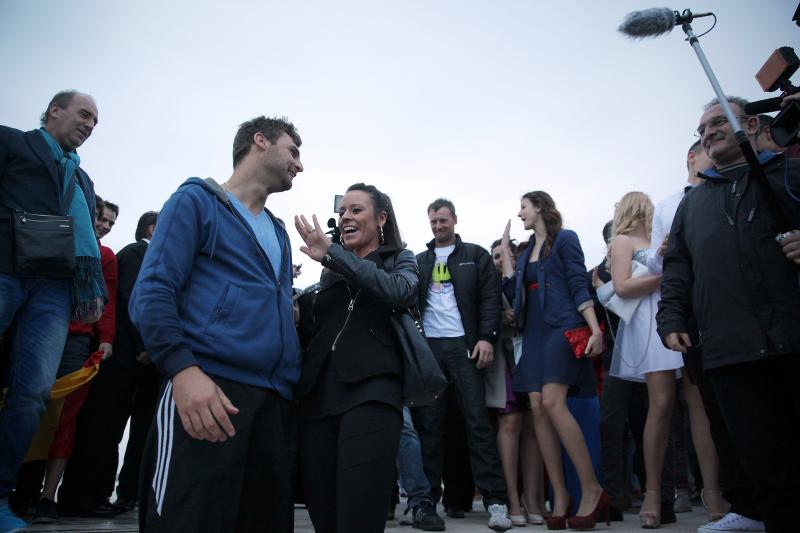 04.04.2014., Zadar – Australac Jason Grdovich zaprosio je svoju djevojku na Morskim Orguljama nakon devet godina veze, a cinu su svjedocili popularni pjevac Mladen Grdovic, gradonacelnik Bozidar Kalmeta, predsjednik zadarske TZ Zvonko Supe te mnogi medi