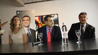 Image 1033345 (auto) Image 1033345 (auto)