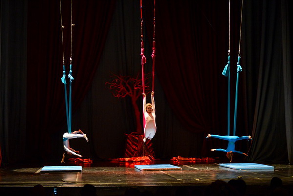 Circo Art u HNK Zadar izveo predstavu “Povratak u prirodu”