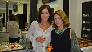 Da je čokolada omiljena svima već je dobro poznato no glumice Ecija Ojdanić, Sanja Vejnović, Ana Vilenica i Ana Begić posebno su uživale u slasticama na proslavi rođendana Studia Marcela međusobno prepričavajući dogodovštine sa seta. Da je čokolada omiljena svima već je dobro poznato no glumice Ecija Ojdanić, Sanja Vejnović, Ana Vilenica i Ana Begić posebno su uživale u slasticama na proslavi rođendana Studia Marcela međusobno prepričavajući dogodovštine sa seta.