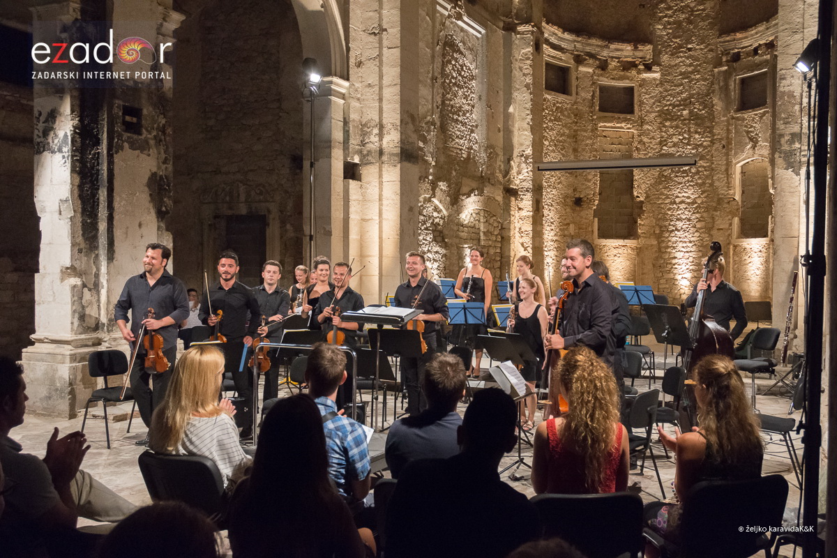 59. Glazbene večeri u sv. Donatu: Orkestar Epoque i gitarist Krešimir Bedek @ Crkva sv. Nikole