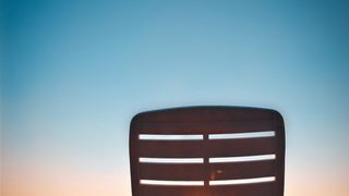 Vis 210812.
Otok Vis jedan je od najudaljenijih hrvatskih otoka koji broji nesto manje od 3 i pol tisuce stanovnika.No u vrijeme turisticke sezone otok postaje omiljena destinacija turistima od kojih je tradicionalno u kolovozu najvise Talijana.Vis ima bo