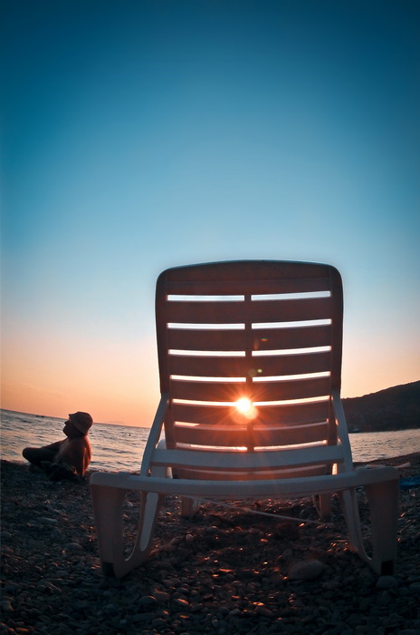 Vis 210812.
Otok Vis jedan je od najudaljenijih hrvatskih otoka koji broji nesto manje od 3 i pol tisuce stanovnika.No u vrijeme turisticke sezone otok postaje omiljena destinacija turistima od kojih je tradicionalno u kolovozu najvise Talijana.Vis ima bo