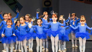 Plesna udruga Gesta: Božićni šoping u SuperOvoj, Foto: Željko Karavida Plesna udruga Gesta: Božićni šoping u SuperOvoj, Foto: Željko Karavida
