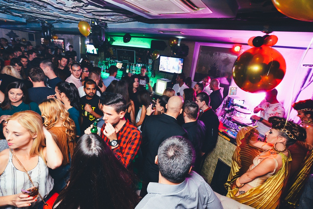 Votka party u Svarog Baru, Foto: Iva Perinčić Votka party u Svarog Baru, Foto: Iva Perinčić