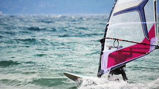 Windsurferi na Kolovarima, 11. travnja 2012. (foto:Saša Čuka) Windsurferi na Kolovarima, 11. travnja 2012. (foto:Saša Čuka)