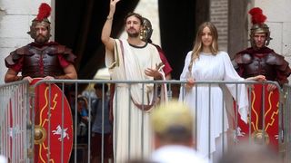 Split: Svakog dana car Dioklecijan i njegova supruga Priska pozdravljaju građane