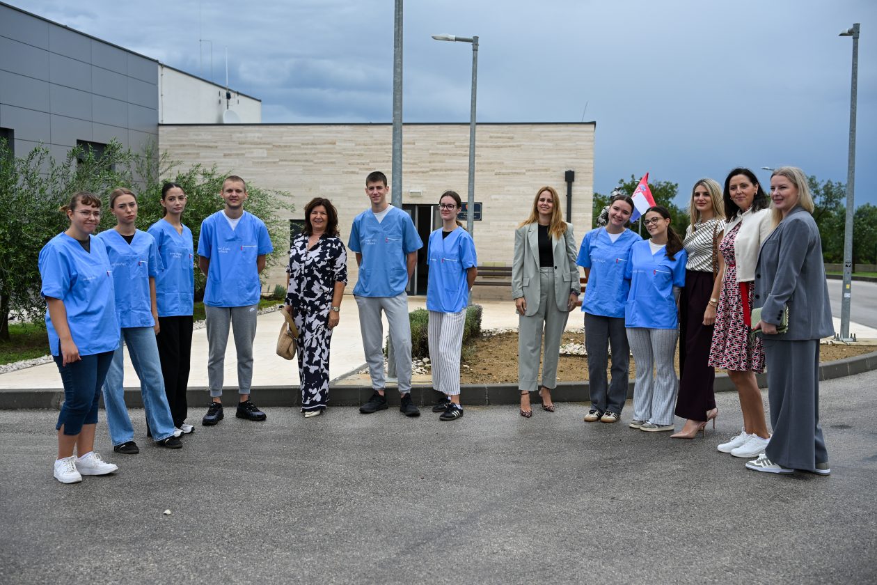 U Debeljaku održana pokazna vježba spašavanja u prometu U Debeljaku održana pokazna vježba spašavanja u prometu