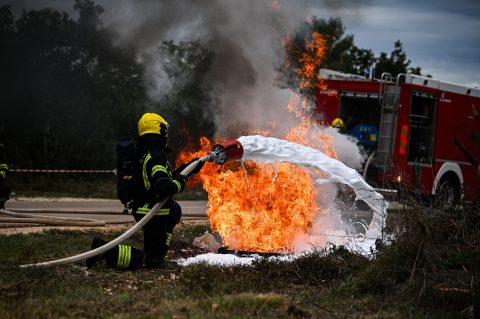 U Debeljaku održana pokazna vježba spašavanja u prometu U Debeljaku održana pokazna vježba spašavanja u prometu