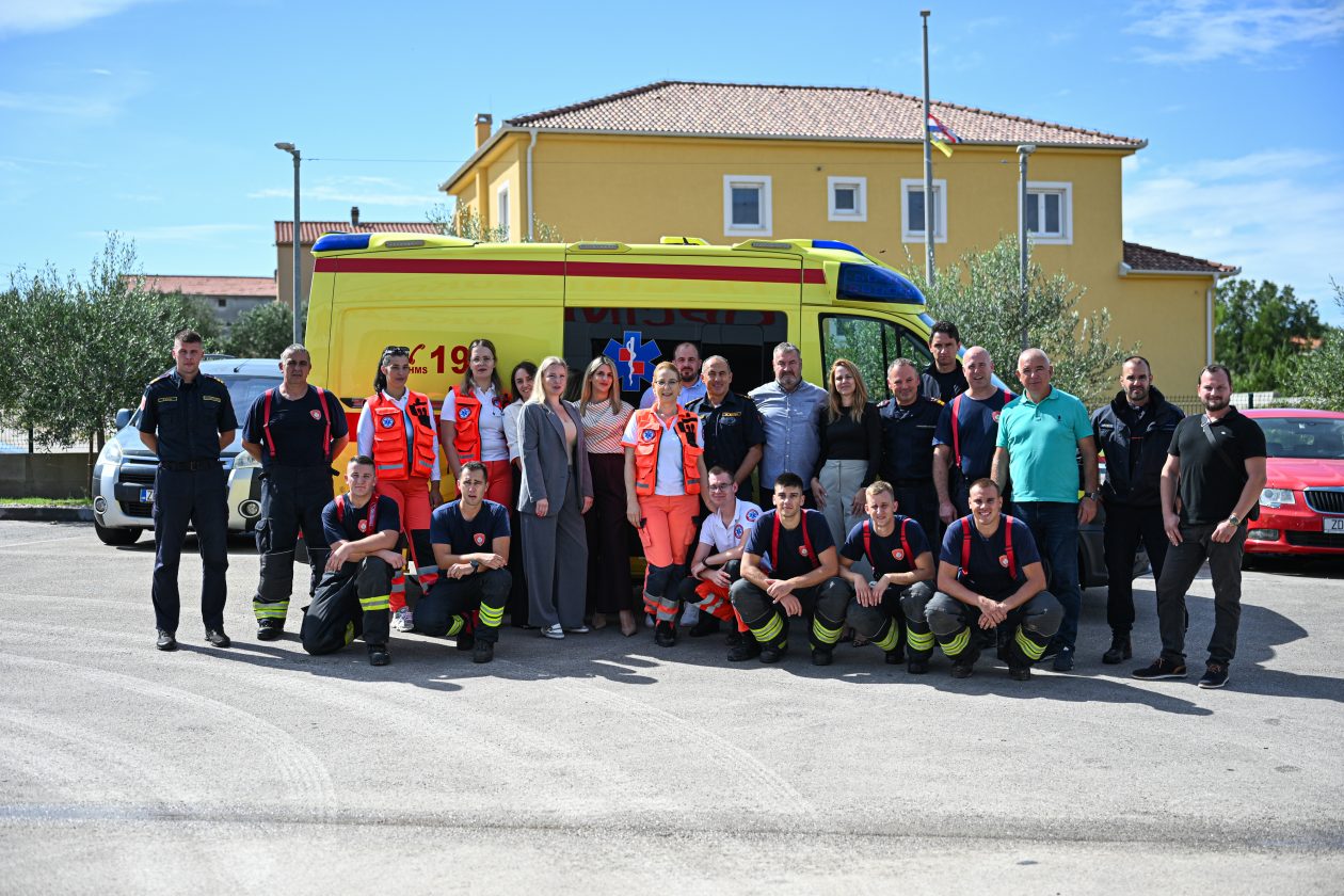 U Debeljaku održana pokazna vježba spašavanja u prometu U Debeljaku održana pokazna vježba spašavanja u prometu