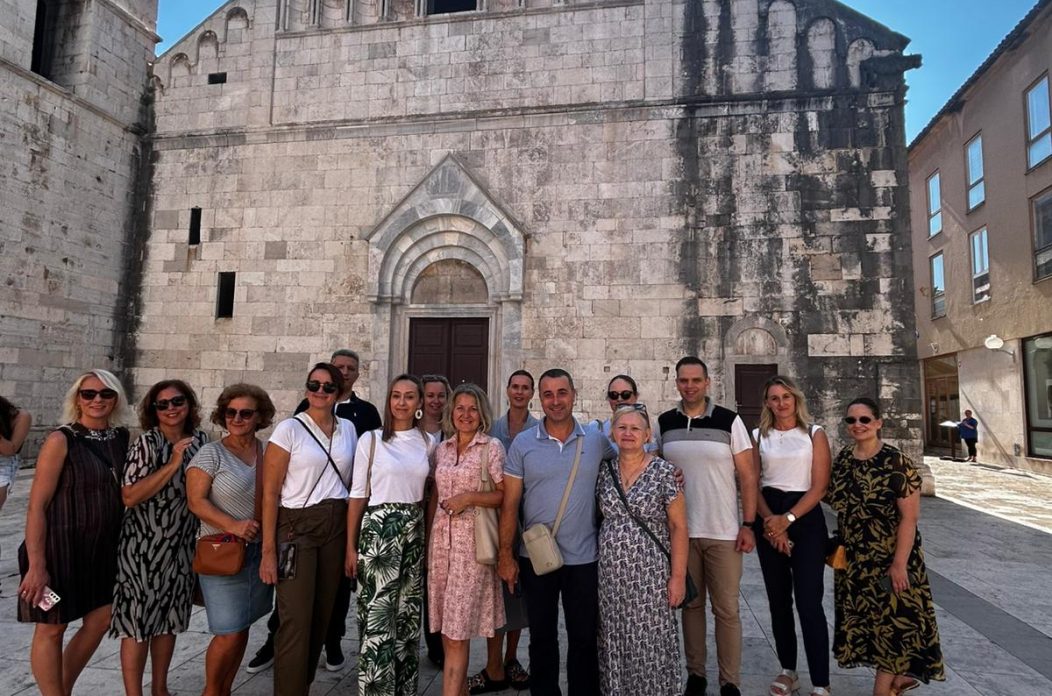 intekatedarski (2) intekatedarski (2)