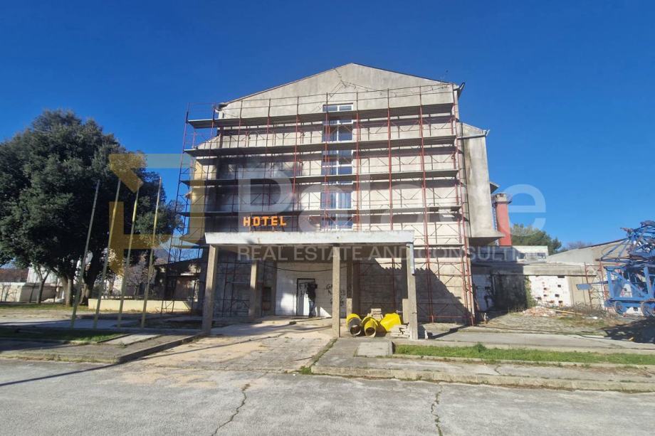 jedinstvena-hotel-renovaciju-centru-benkovca-slika-260885644 jedinstvena-hotel-renovaciju-centru-benkovca-slika-260885644