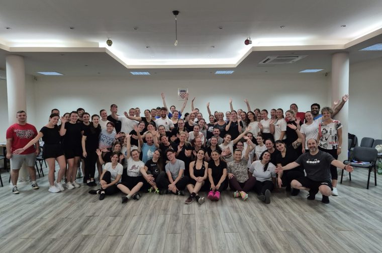 Škola folklora u Zadru okupila 105 polaznika iz Europe, Amerike i Australije