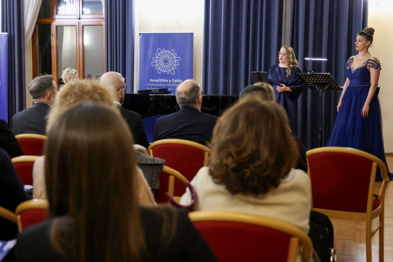 „Sveučilište gradu Zadru na dar“ na kojemu su Nela Šarić, Nera Gojanović i Gordana Pavić izvele Mozartove arije