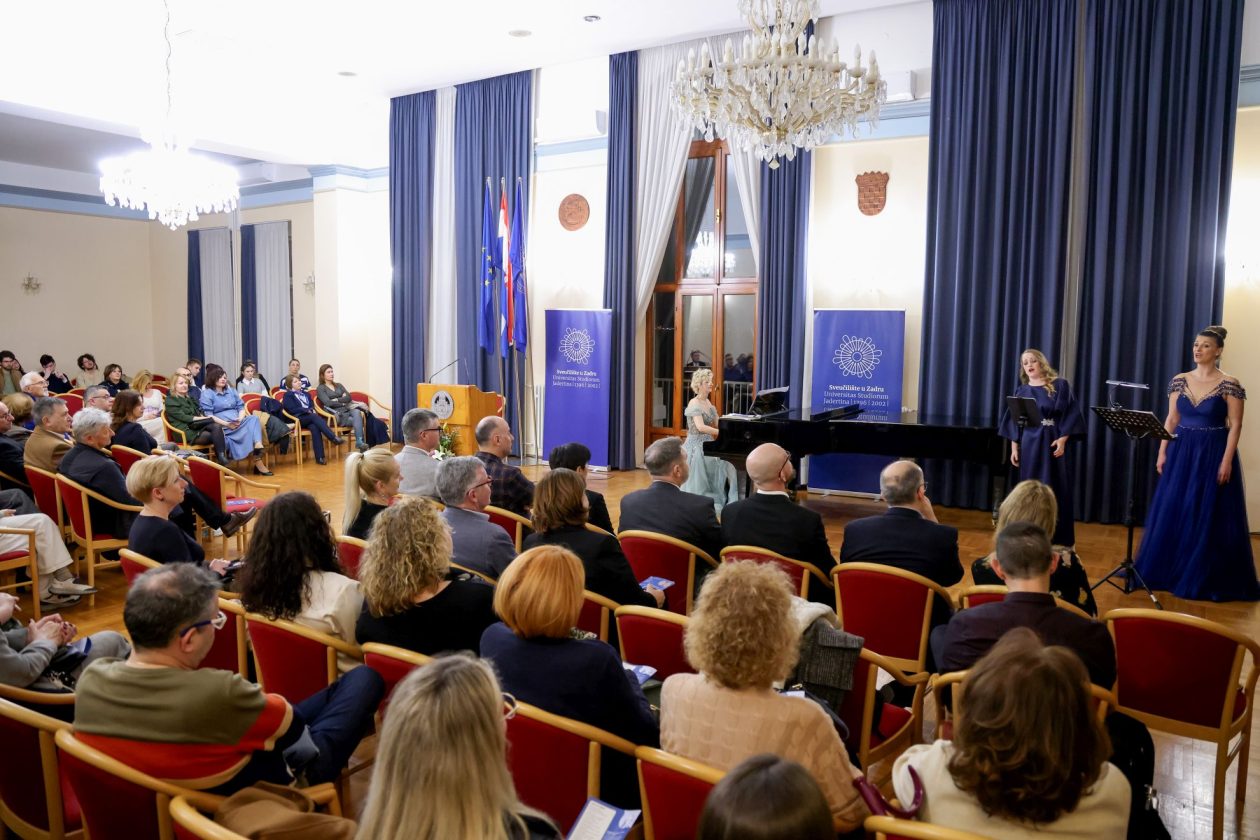 „Sveučilište gradu Zadru na dar“ na kojemu su Nela Šarić, Nera Gojanović i Gordana Pavić izvele Mozartove arije