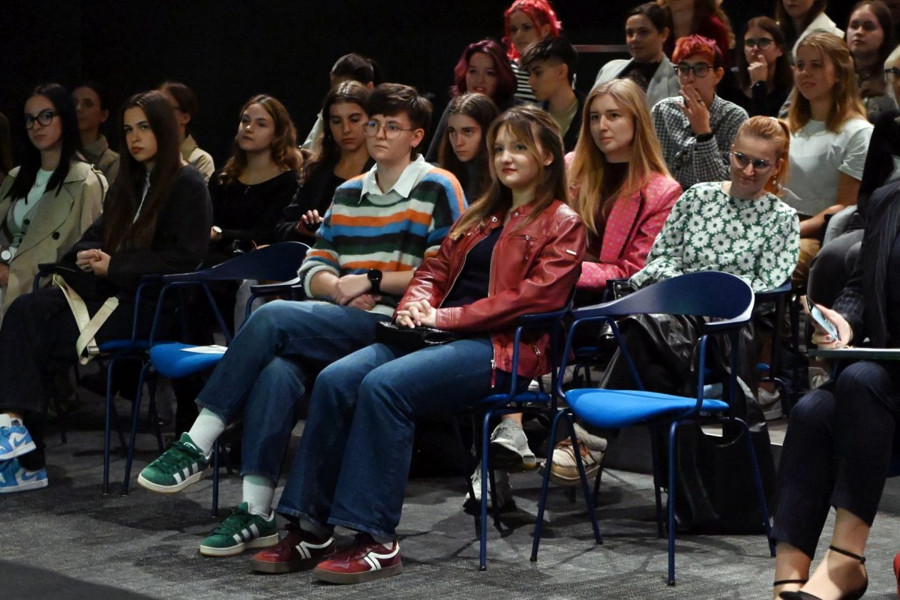 machado (15) machado (15)