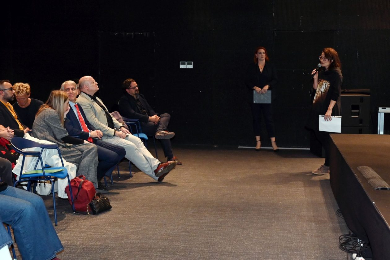 machado (8) machado (8)