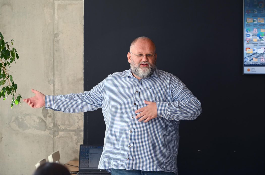 microfighter 09-2025 (8) microfighter 09-2025 (8)