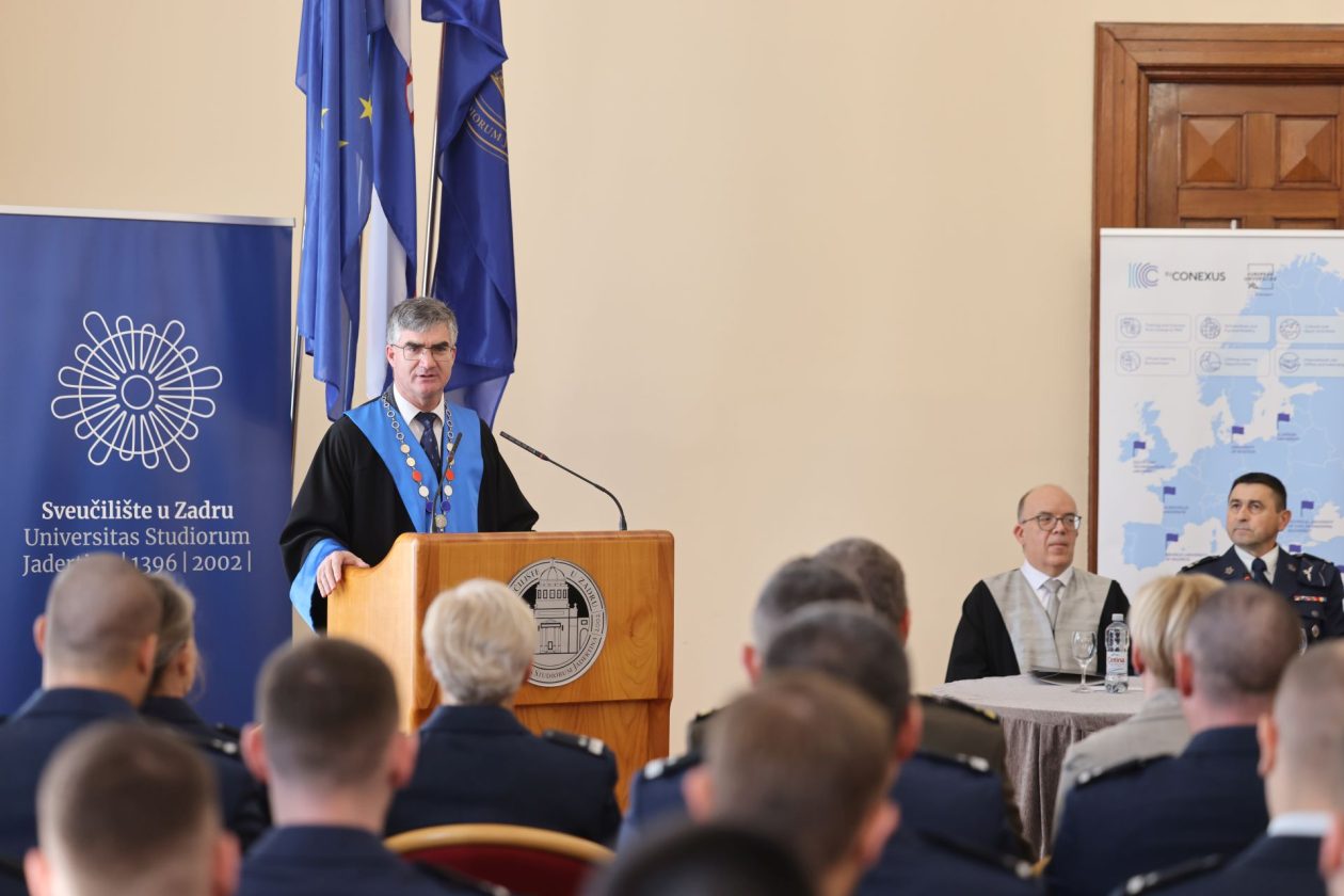 Svečana promocija časnika HVU „Dr. Franjo Tuđman“ i Hrvatskog ratnog zrakoplovstva Svečana promocija časnika HVU „Dr. Franjo Tuđman“ i Hrvatskog ratnog zrakoplovstva