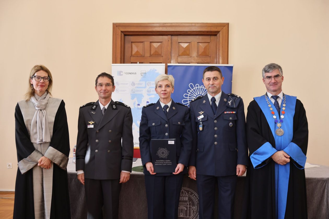 Svečana promocija časnika HVU „Dr. Franjo Tuđman“ i Hrvatskog ratnog zrakoplovstva Svečana promocija časnika HVU „Dr. Franjo Tuđman“ i Hrvatskog ratnog zrakoplovstva