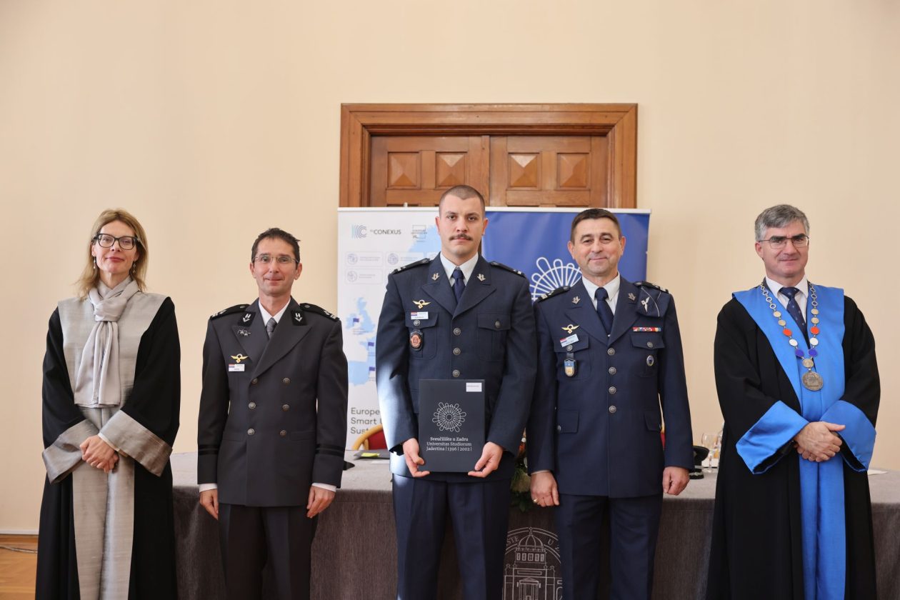 Svečana promocija časnika HVU „Dr. Franjo Tuđman“ i Hrvatskog ratnog zrakoplovstva Svečana promocija časnika HVU „Dr. Franjo Tuđman“ i Hrvatskog ratnog zrakoplovstva