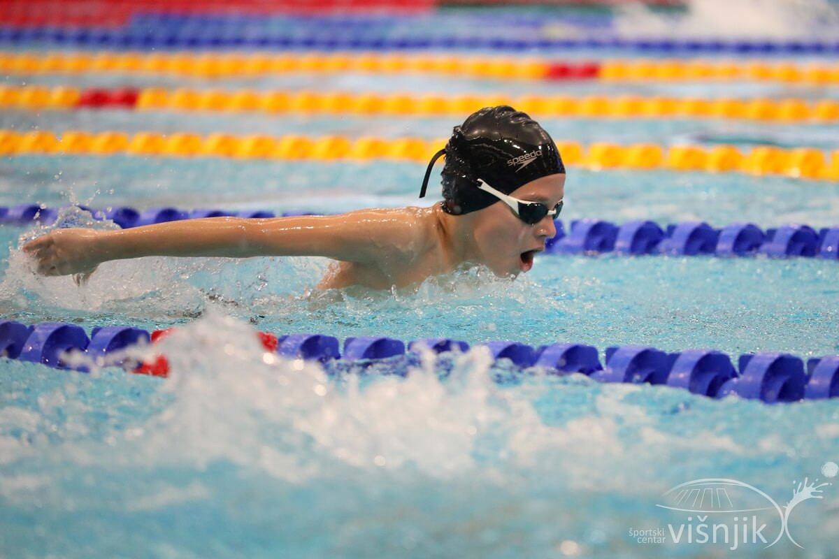 Na bazenu održan Plivački miting Sveti Krševan Na bazenu održan Plivački miting Sveti Krševan