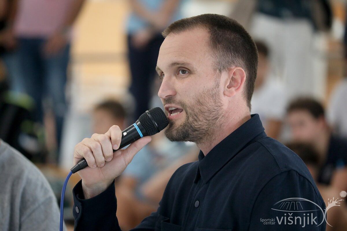 Na bazenu održan Plivački miting Sveti Krševan Na bazenu održan Plivački miting Sveti Krševan