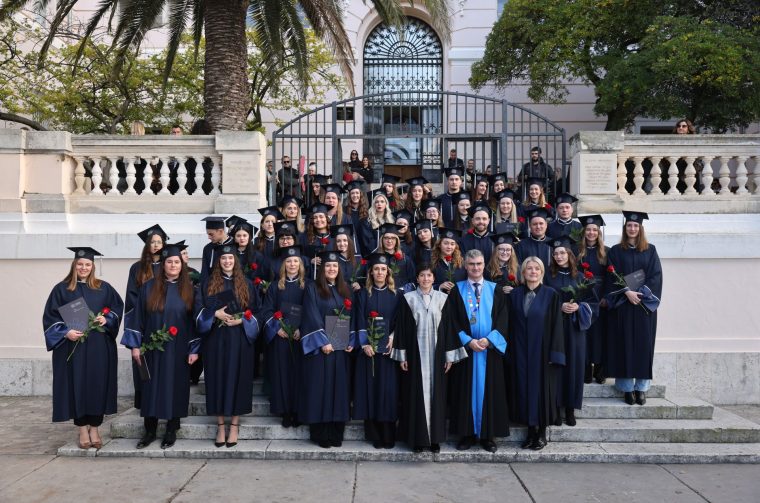 promocija magistara (27) promocija magistara (27)