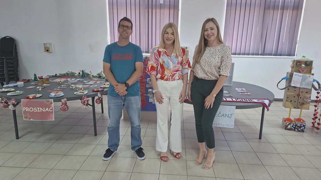 q Ravnateljica škole Nikolina Kraljević sa svojim suradnicima