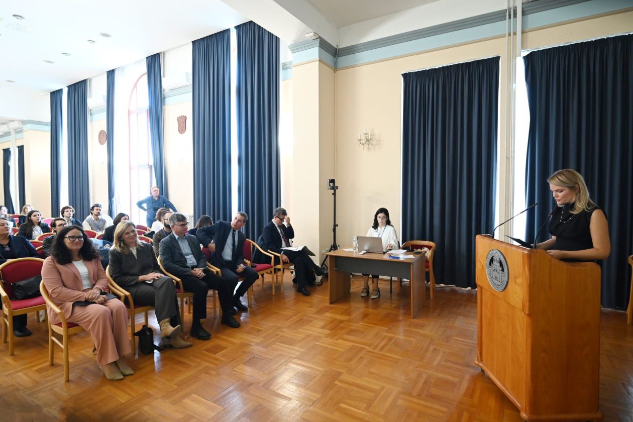 Započeo međunarodni znanstveni skup Književnost, umjetnost, kultura između dviju obala Jadrana Započeo međunarodni znanstveni skup Književnost, umjetnost, kultura između dviju obala Jadrana