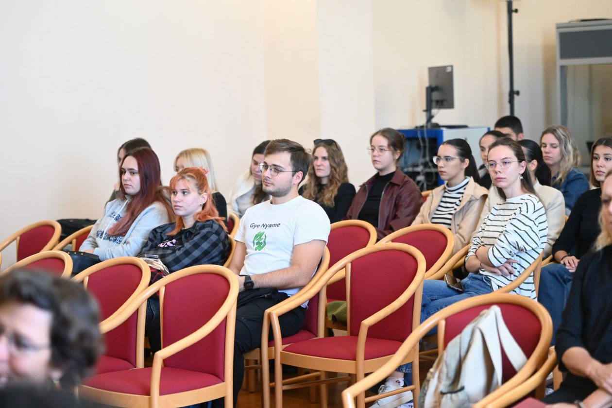 Započeo međunarodni znanstveni skup Književnost, umjetnost, kultura između dviju obala Jadrana Započeo međunarodni znanstveni skup Književnost, umjetnost, kultura između dviju obala Jadrana