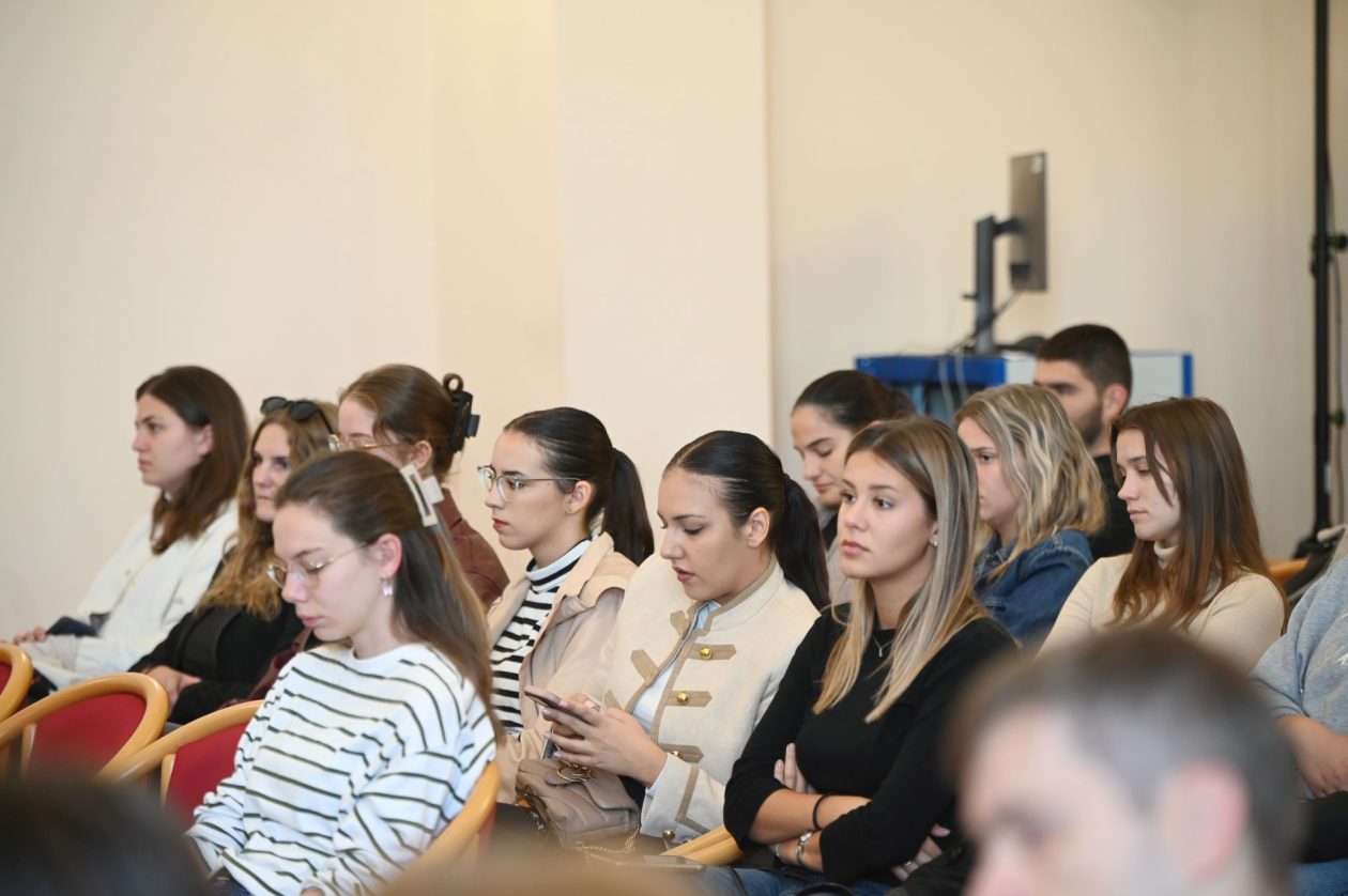 Započeo međunarodni znanstveni skup Književnost, umjetnost, kultura između dviju obala Jadrana Započeo međunarodni znanstveni skup Književnost, umjetnost, kultura između dviju obala Jadrana