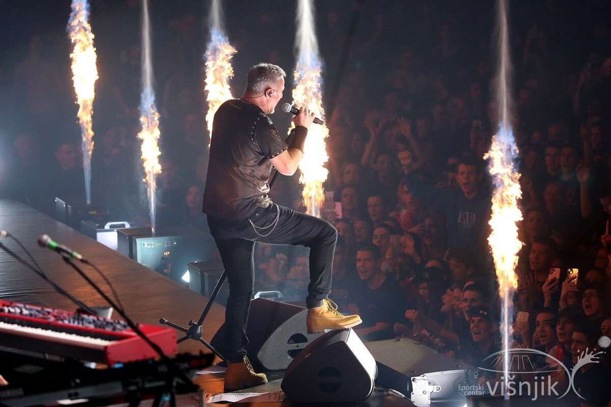 thompson-koncert-12-12-2025-14 thompson-koncert-12-12-2025-14