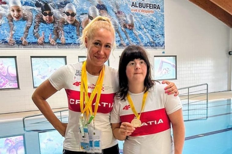 trenerica Danijela Kurtin i paraplivačica Lucija Mijolović trenerica Danijela Kurtin i paraplivačica Lucija Mijolović