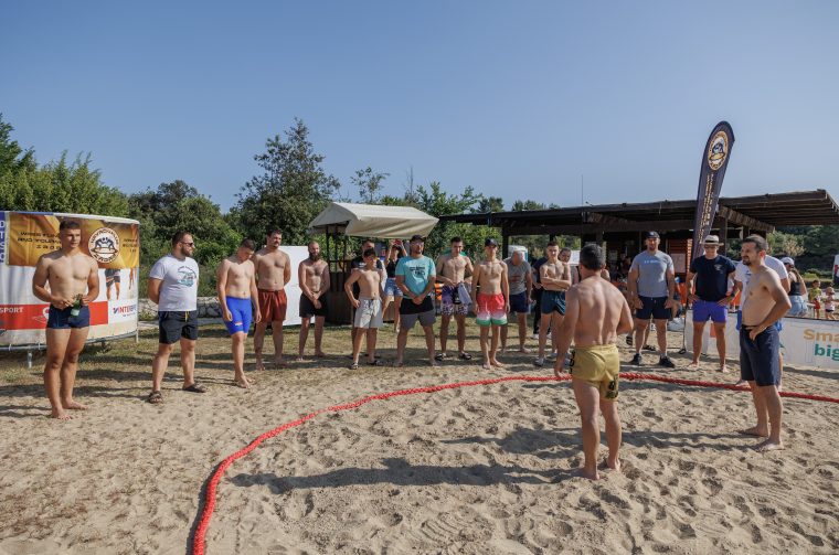Prijavite se na natjecanje u hrvanju na pijesku i potezanju konopa na plaži Pliša Prijavite se na natjecanje u hrvanju na pijesku i potezanju konopa na plaži Pliša