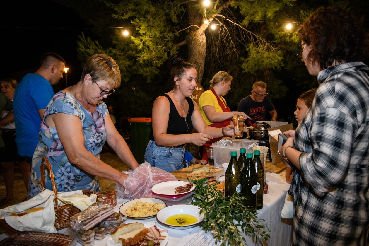 Materin pijat @ Vrsi Materin pijat @ Vrsi