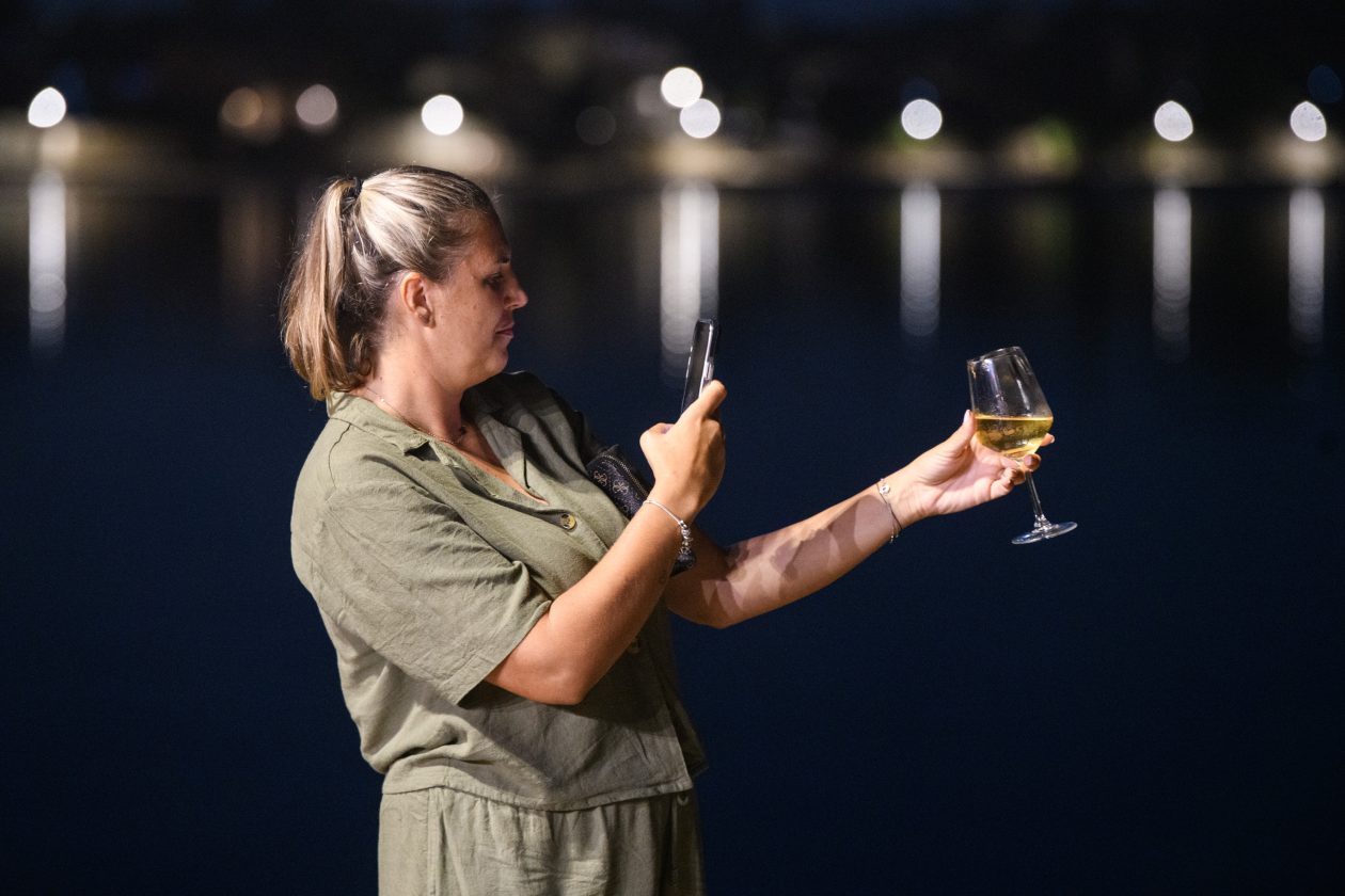 VRSI – 08.08.2025 – Gastro & Wine uz koncert Petra Dragojevića na Vrškoj rivi VRSI – 08.08.2025 – Gastro & Wine uz koncert Petra Dragojevića na Vrškoj rivi