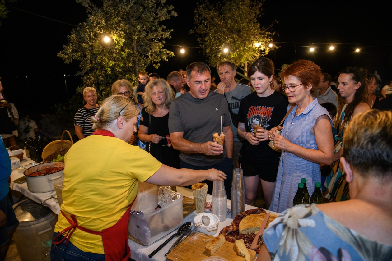 Materin pijat @ Vrsi Materin pijat @ Vrsi