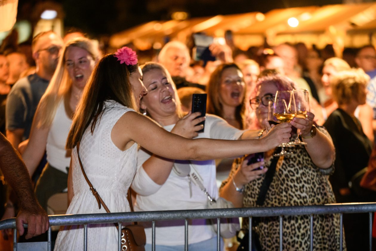 VRSI – 08.08.2025 – Gastro & Wine uz koncert Petra Dragojevića na Vrškoj rivi VRSI – 08.08.2025 – Gastro & Wine uz koncert Petra Dragojevića na Vrškoj rivi