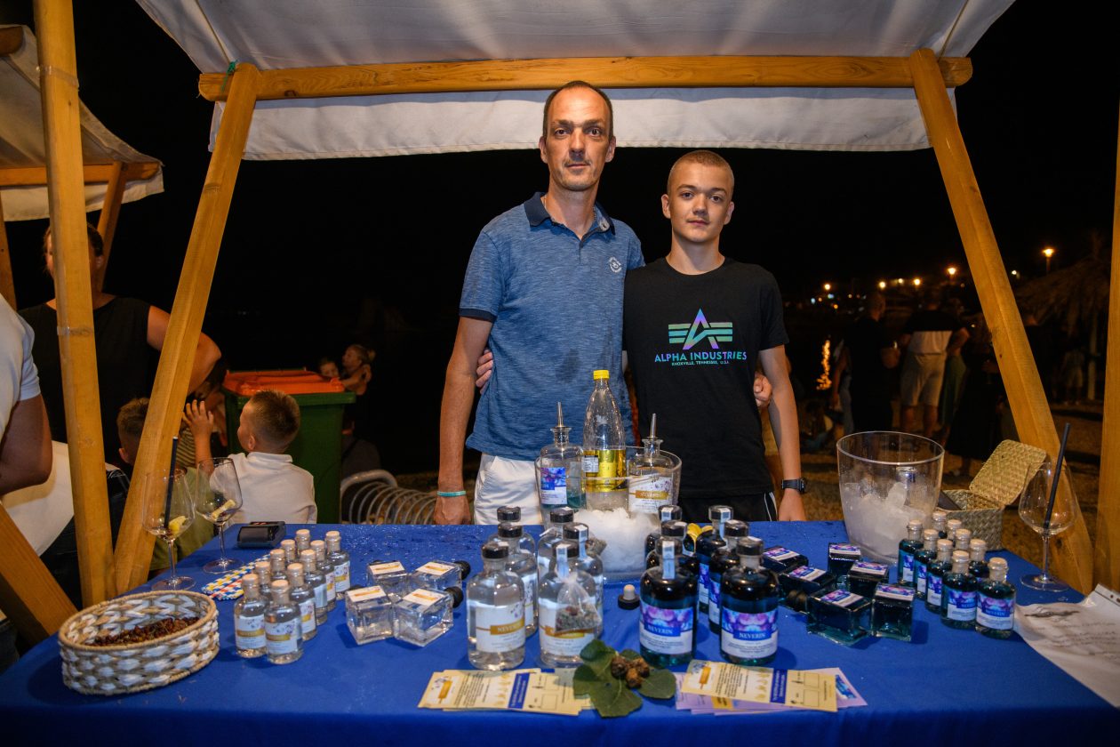 VRSI – 08.08.2025 – Gastro & Wine uz koncert Petra Dragojevića na Vrškoj rivi VRSI – 08.08.2025 – Gastro & Wine uz koncert Petra Dragojevića na Vrškoj rivi