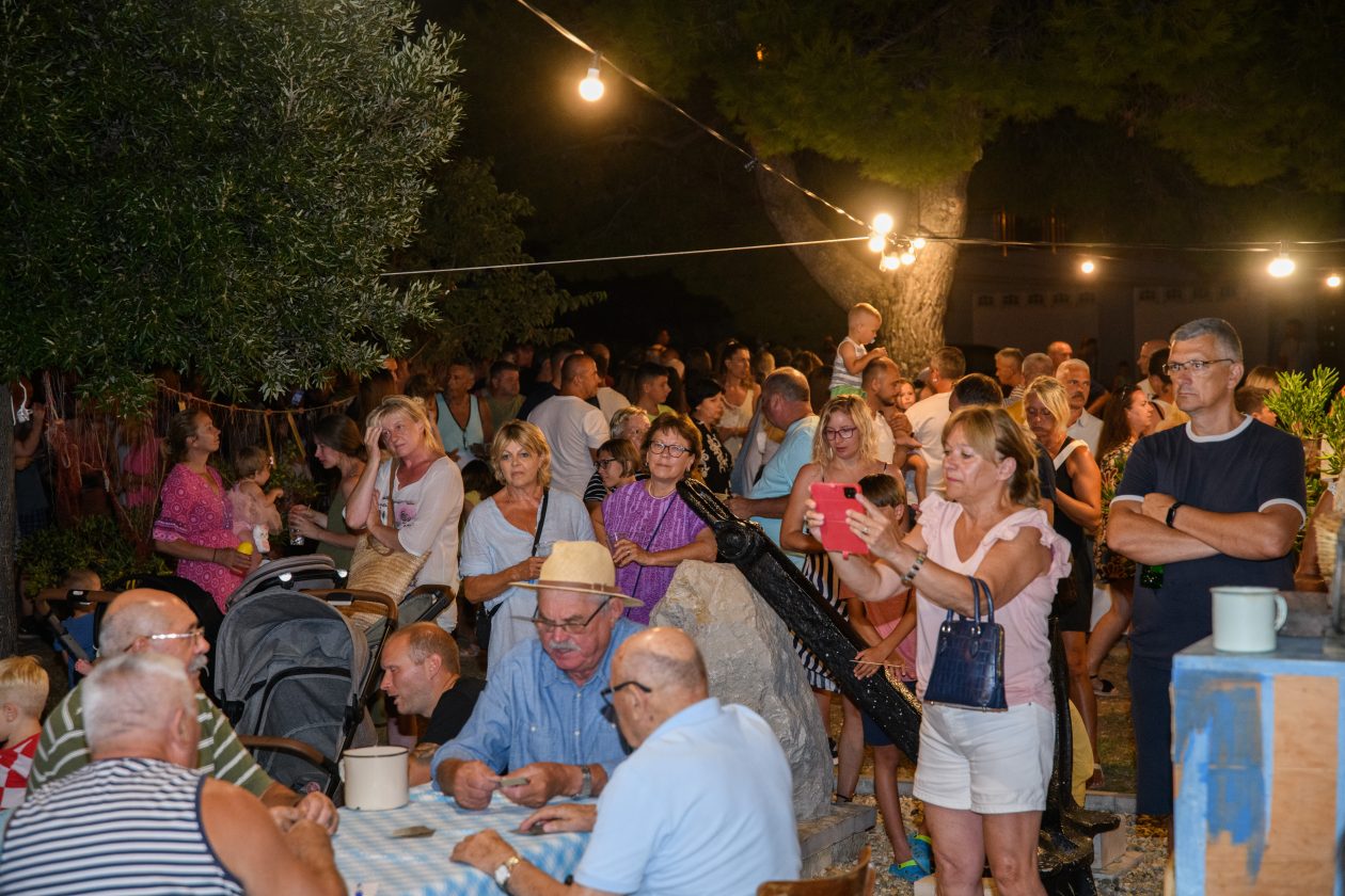 Materin pijat @ Vrsi Materin pijat @ Vrsi