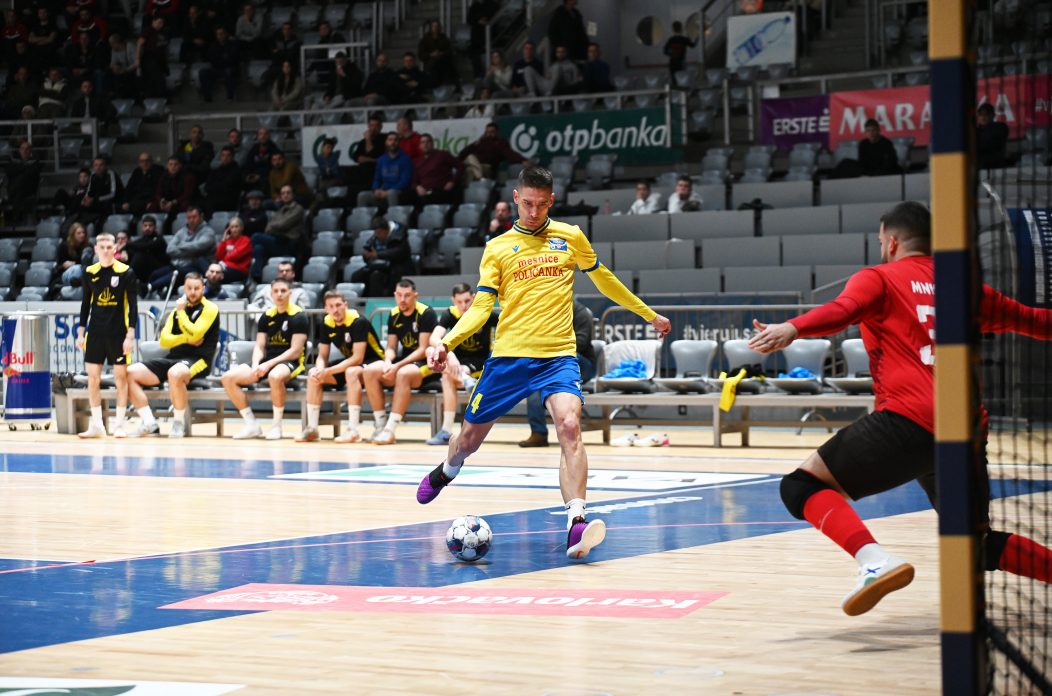 winter futsal – slike domagoj torbarina sc torba i roko žura golman vrsi winter futsal – slike domagoj torbarina sc torba i roko žura golman vrsi